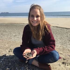 Meet your Posher, Claudia